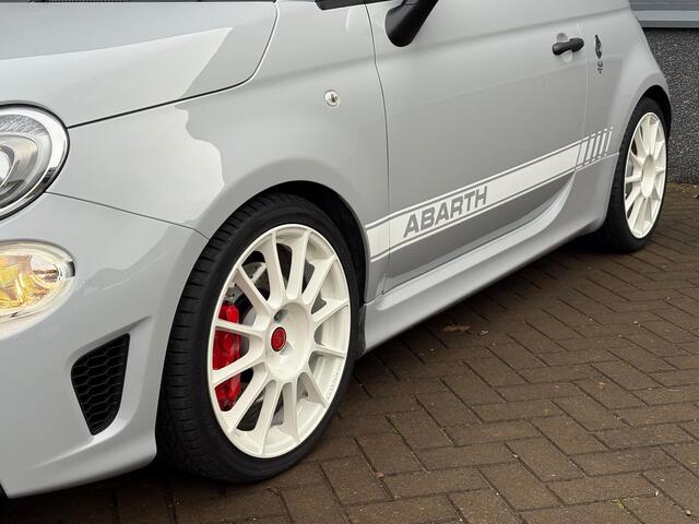 Abarth 500 1.4 T-Jet 595 132kW Competizione