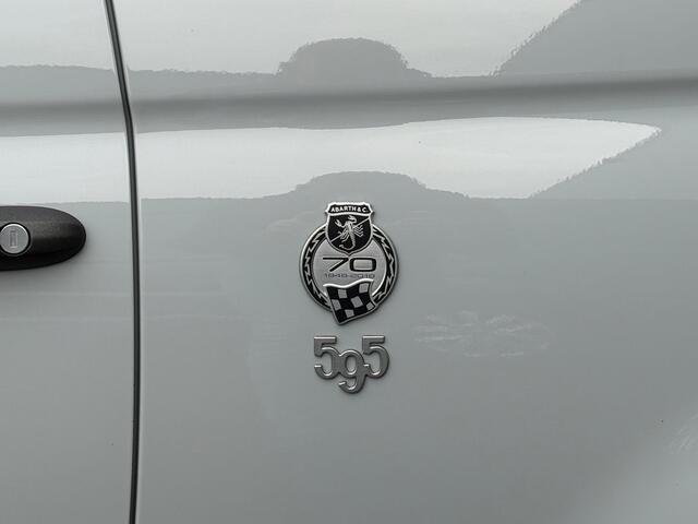 Abarth 500 1.4 T-Jet 595 132kW Competizione