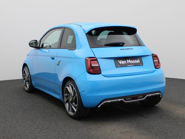 Abarth 500 Abarth Scorpionissima 42 kWh 155PK | Panoramadak | Navigatie | Sportstoelen | Alcantara Interieur | Stoelverwarming | Apple CarPlay & Android Auto