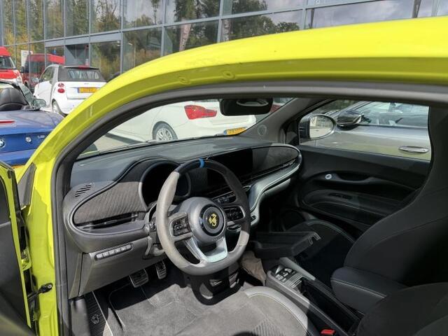 Abarth 500 500e SCORPIONISSIMA 42 kWh Alcantara sportstuur | Pano | Winterpakket – foto 6