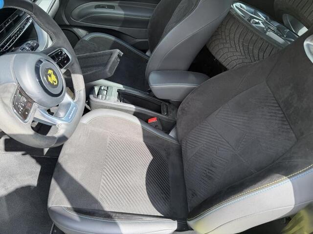 Abarth 500 500e SCORPIONISSIMA 42 kWh Alcantara sportstuur | Pano | Winterpakket – foto 7