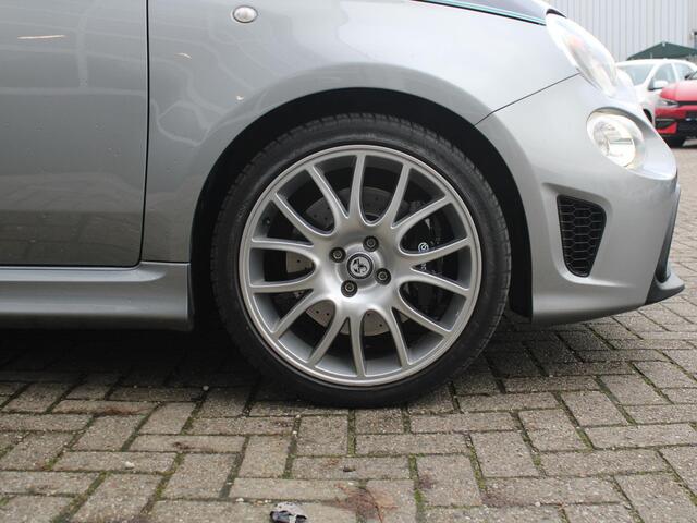 Abarth 695 1.4 T-Jet 180pk Aut. Rivale Anniversary | Clima | Schuif-/Kanteldak | Navi | Apple Carplay | 17" | Akrapovic | nr. 170/175 | Uniek !