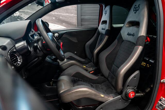 Abarth 695 Biposto *O.Z. Lichtmetalen velgen / Akrapovic / Carbon in-exterieur / Sportstoelen / Brembo-Remmen*