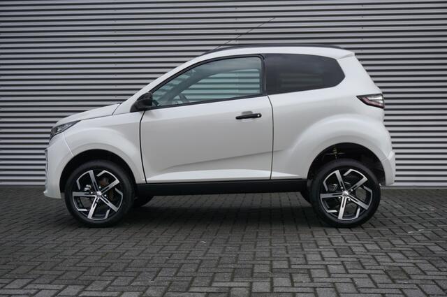 Aixam CROSSOVER Premium WIT PARELMOER | DIESEL | LUXE| AUT. | ¤ 1.049,- KORTING