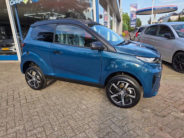 Aixam CROSSOVER Brommobiel SUV nieuw digitaal dashboard