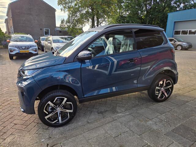 Aixam CROSSOVER Brommobiel SUV nieuw digitaal dashboard