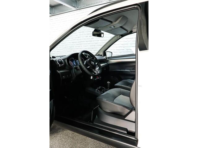 Aixam CROSSOVER SUV / Aluminiumlook Dashboard