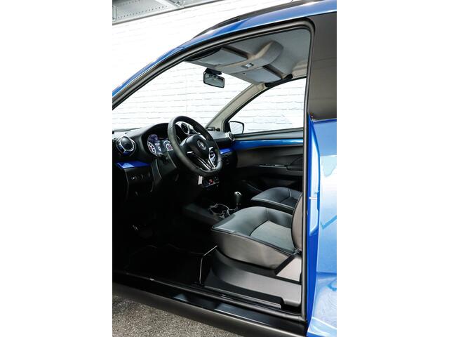 Aixam CROSSOVER SUV / 9 Inch Tablet