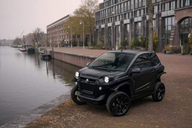 Aixam MEGA Black Edition