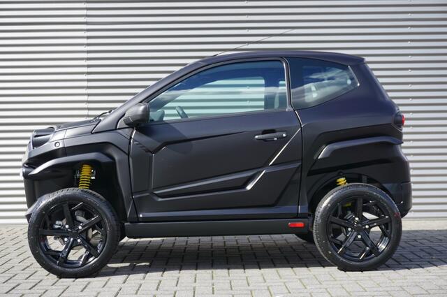 Aixam SCOUTY E-SCOUTY Black Edition | CAMERA | BLUETOOTH | 1e EIGENAAR