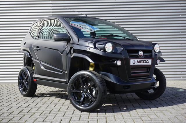 Aixam SCOUTY E-SCOUTY Black Edition | CAMERA | BLUETOOTH | 1e EIGENAAR