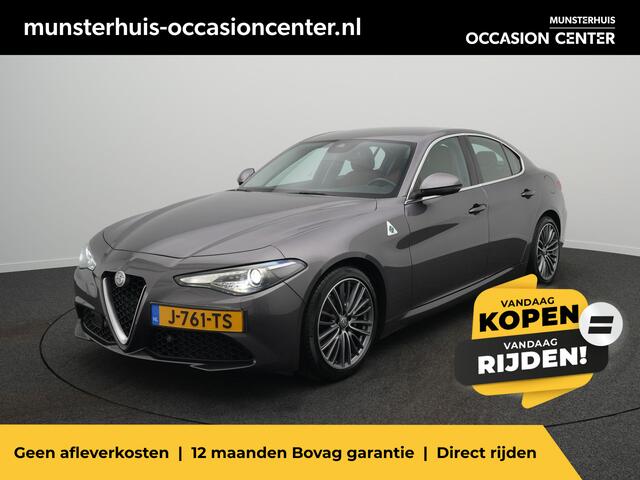 Alfa Romeo GIULIA 2.0T Super - Achteruitrijcamera - Navigatie - Stoel + Stuurverwarming