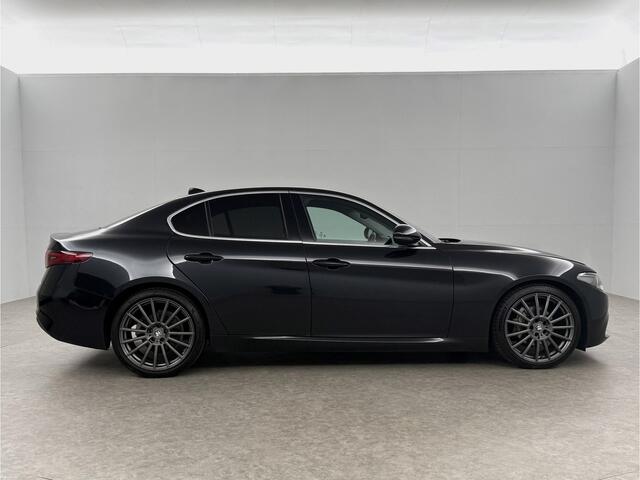 Alfa Romeo GIULIA 2.2 Eco Business Super 180PK LED Camera Cruise Clima Navi Leder 19"LMV