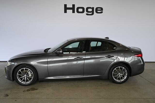 Alfa Romeo GIULIA 2.2 Super Automaat Ecc Navigatie Cruise Control Rijklaarprijs Inruil Mogelijk!