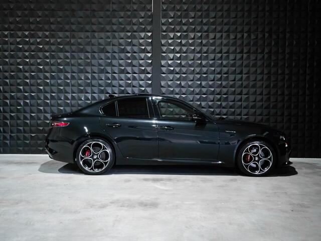 Alfa Romeo GIULIA 2.0 T GME AWD Veloce | Pano | 19"| ACC | Matrix |Side | Memo | ACC |