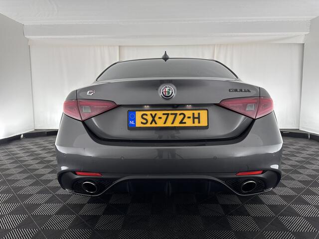 Alfa Romeo GIULIA 2.0 T AWD Veloce Aut. *FULL-LEATHER | XENON | MEMORY-PACK | HARMAN/KARDON | CAMERA | KEYLESS | DAB+ | NAVI-FULLMAP | ECC | PDC | CRUISE | 19''ALU*