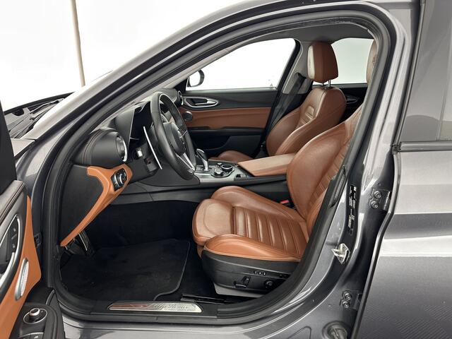 Alfa Romeo GIULIA 2.0 T AWD Veloce Aut. *FULL-LEATHER | XENON | MEMORY-PACK | HARMAN/KARDON | CAMERA | KEYLESS | DAB+ | NAVI-FULLMAP | ECC | PDC | CRUISE | 19''ALU*