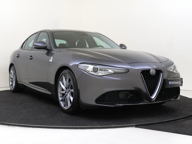 Alfa Romeo GIULIA 2.0T Super Leren bekleding | Camera achter | Navigatie