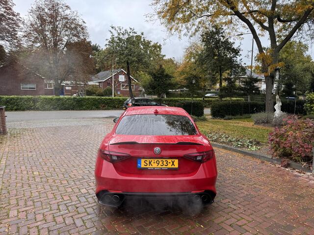 Alfa Romeo GIULIA 2.9 V6 Quadrifoglio 570 pk carbon