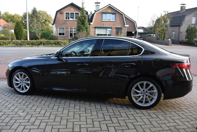 Alfa Romeo GIULIA 2.0T Super Corporate Edition