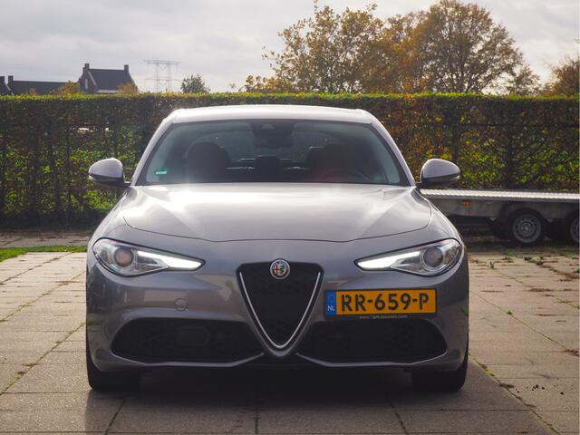 Alfa Romeo GIULIA 2.0 T AWD Veloce Q4 280PK - TREKHAAK -