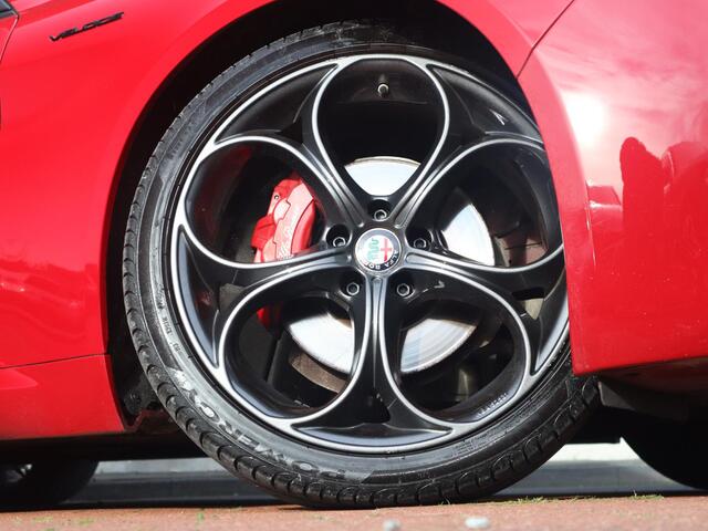 Alfa Romeo GIULIA 2.0T Super | Clima | Cruise | Multimedia/Navi | Leder | PDC + Camera |