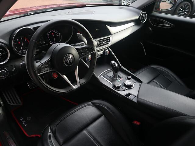 Alfa Romeo GIULIA 2.0T Super | Clima | Cruise | Multimedia/Navi | Leder | PDC + Camera |