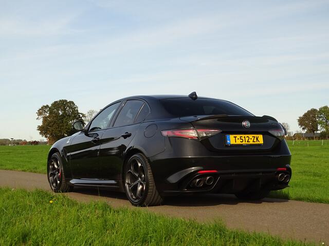 Alfa Romeo GIULIA 2.9 V6 Quadrifoglio | BTW-auto | Akrapovic | Carbon | Keyless entree