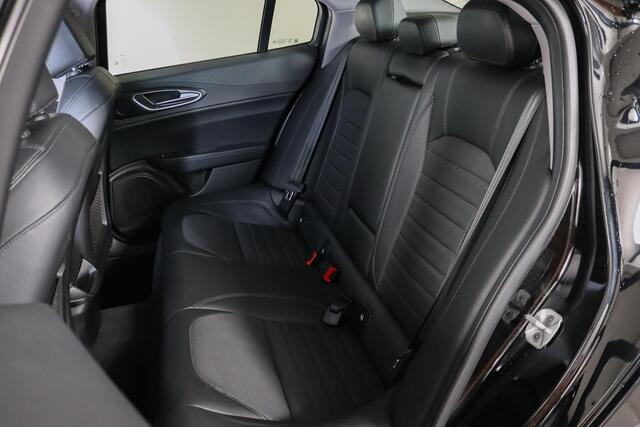 Alfa Romeo GIULIA 2.0T Super 305 PK Lederen bekleding, Afneembare Trekhaak, Memory, Camera