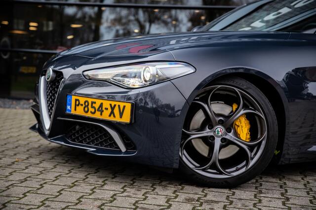 Alfa Romeo GIULIA 2.0T B-Tech , Carbon-delen exterieur, Memory-seats, Stuur/stoel-verwarming,