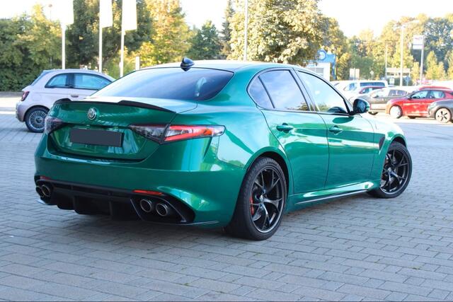 Alfa Romeo GIULIA 2.9 V6 Quadrifoglio 510 PK Carbonstoelen Sportuitlaat Rijassistentie Pakket