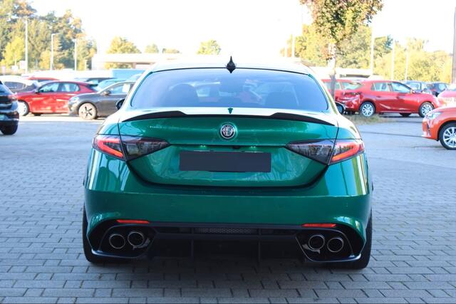 Alfa Romeo GIULIA 2.9 V6 Quadrifoglio 510 PK Carbonstoelen Sportuitlaat Rijassistentie Pakket