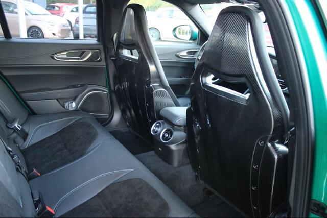Alfa Romeo GIULIA 2.9 V6 Quadrifoglio 510 PK Carbonstoelen Sportuitlaat Rijassistentie Pakket
