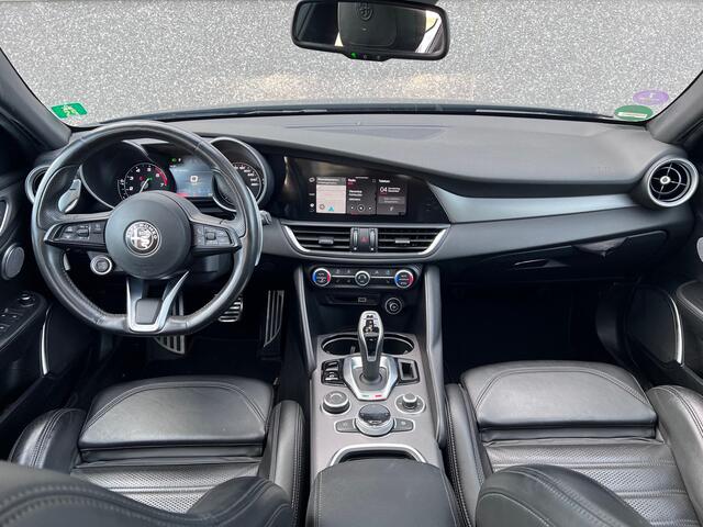 Alfa Romeo GIULIA 2.0T 200pk*Veloce int.*/Leder/Pano-dak/H-Kardon/Trekhaak