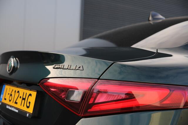 Alfa Romeo GIULIA 2.0T 200pk*Veloce int.*/Leder/Pano-dak/H-Kardon/Trekhaak