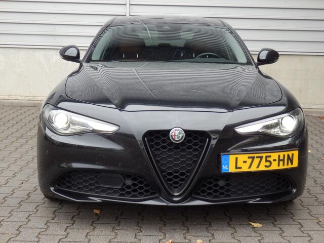 Alfa Romeo GIULIA 2.2 Sprint I Automaat I 240 pk* I Schuif/kantel dak I Adp. crui
