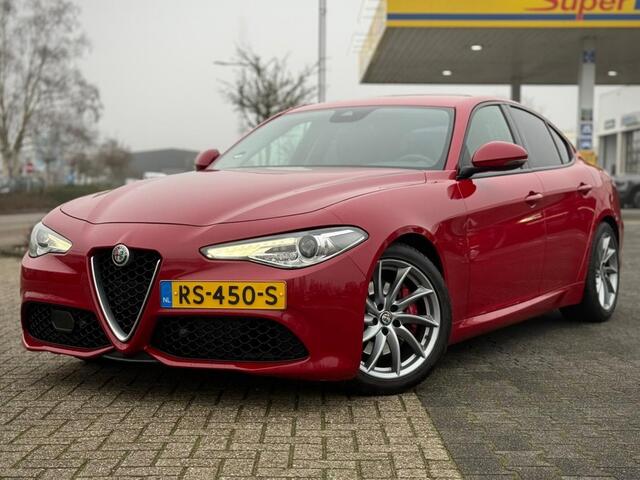 Alfa Romeo GIULIA 2.0T 200PK LEER CAMERA