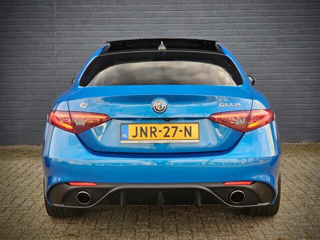 Alfa Romeo GIULIA 2.0 T AWD Veloce / PANO / ADAPT. SCHOKBREK. / ADAPT. CRUISE /