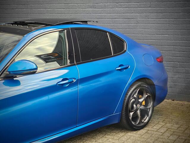 Alfa Romeo GIULIA 2.0 T AWD Veloce / PANO / ADAPT. SCHOKBREK. / ADAPT. CRUISE /