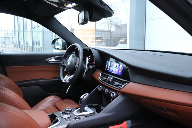Alfa Romeo GIULIA 2.0T AUT SPRINT/VELOCE.INT/STOEL.STUUR.VERW/ADAP.CRUISE/19