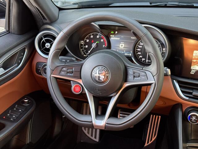 Alfa Romeo GIULIA 2.0T Super | Veloce interieur | Xenon | Prijs is rijklaar incl. garantie