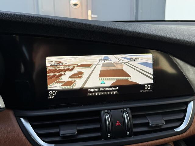 Alfa Romeo GIULIA 2.0T Super | Veloce interieur | Xenon | Prijs is rijklaar incl. garantie