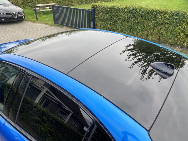 Alfa Romeo GIULIA 2.0 T Veloce 280 PK - Panorama Schuifdak - Harman Kardon - RWD !!