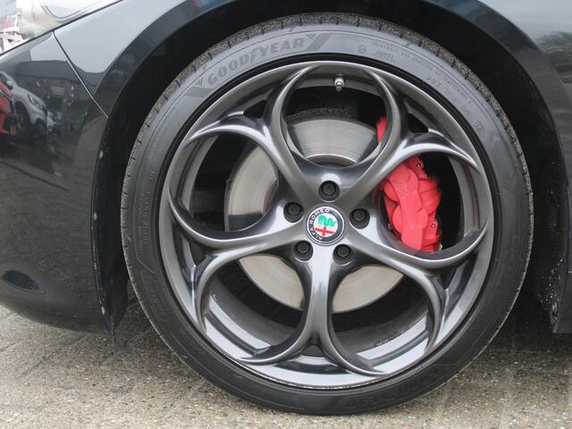 Alfa Romeo GIULIA 2.0T Super | 320 PK | RAGAZZON EINDDEMPER | LEDEREN BEKLEDING | AFNEEMBARE TREKHAAK |