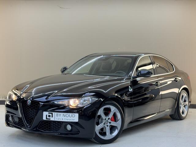 Alfa Romeo GIULIA 2.0T Super, 200Pk, 2017, 2de eigenaar, Climate control, Cruise control, Schakelflippers, Navigatie, Bluetooth, Half leder/ half stof, Volledige historie,