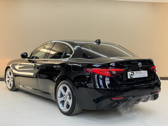 Alfa Romeo GIULIA 2.0T Super, 200Pk, 2017, 2de eigenaar, Climate control, Cruise control, Schakelflippers, Navigatie, Bluetooth, Half leder/ half stof, Volledige historie,