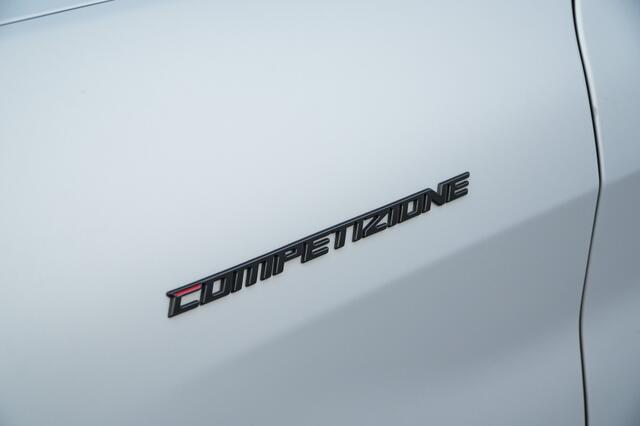 Alfa Romeo GIULIA 2.0 Turbo 280 PK Competizione Q4 AWD | Harman | Veloce | 19"