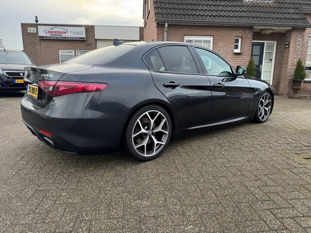 Alfa Romeo GIULIA 2.0 Turbo 280PK Aut AWD Veloce Org.NL