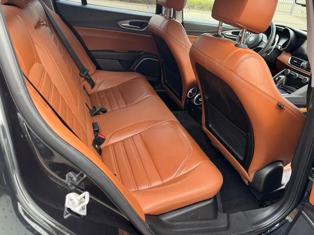 Alfa Romeo GIULIA 2.0 Turbo 280PK Aut AWD Veloce Org.NL