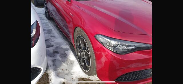 Alfa Romeo GIULIA 2.0 T Veloce AWD Rosso Competitione / Etna - Panorama dak!
